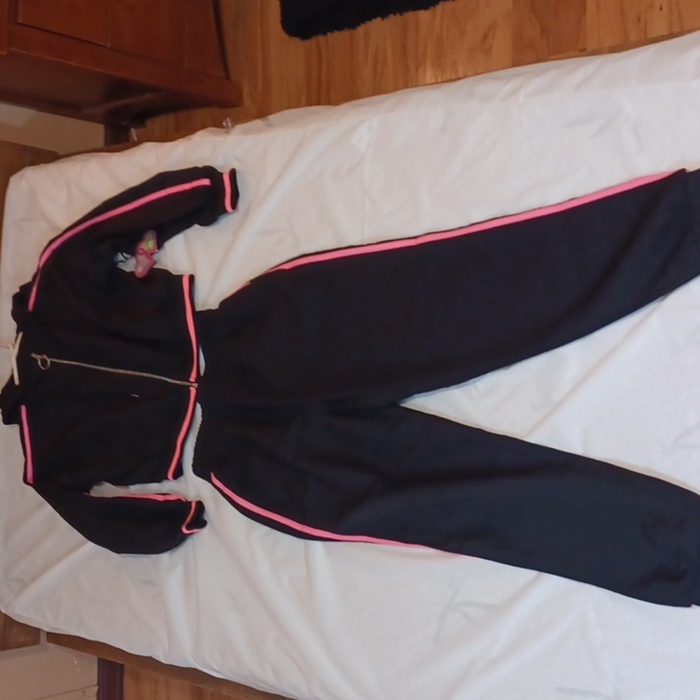 Iris  Black 2 Piece Water Resistant Black & Pink  Active Jogging Out Fit NWT